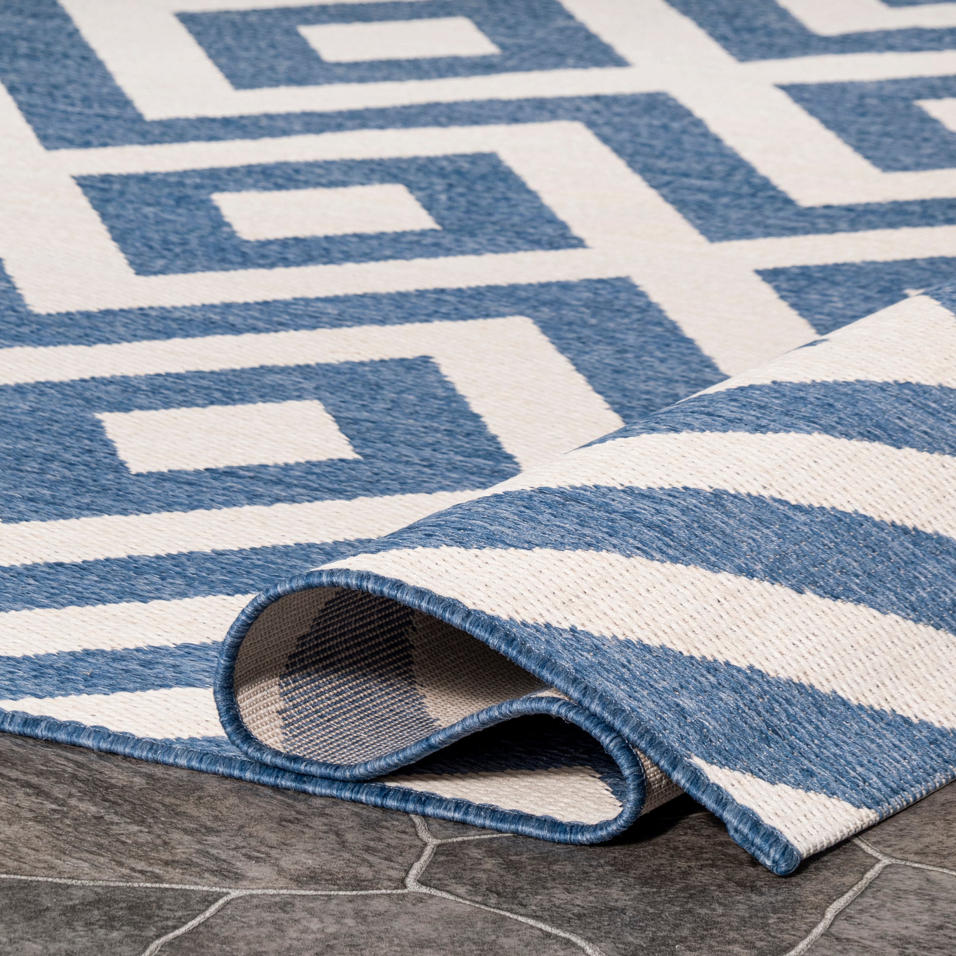 Nuloom Shane Celtic Trellis Nsh2868B Blue Area Rug