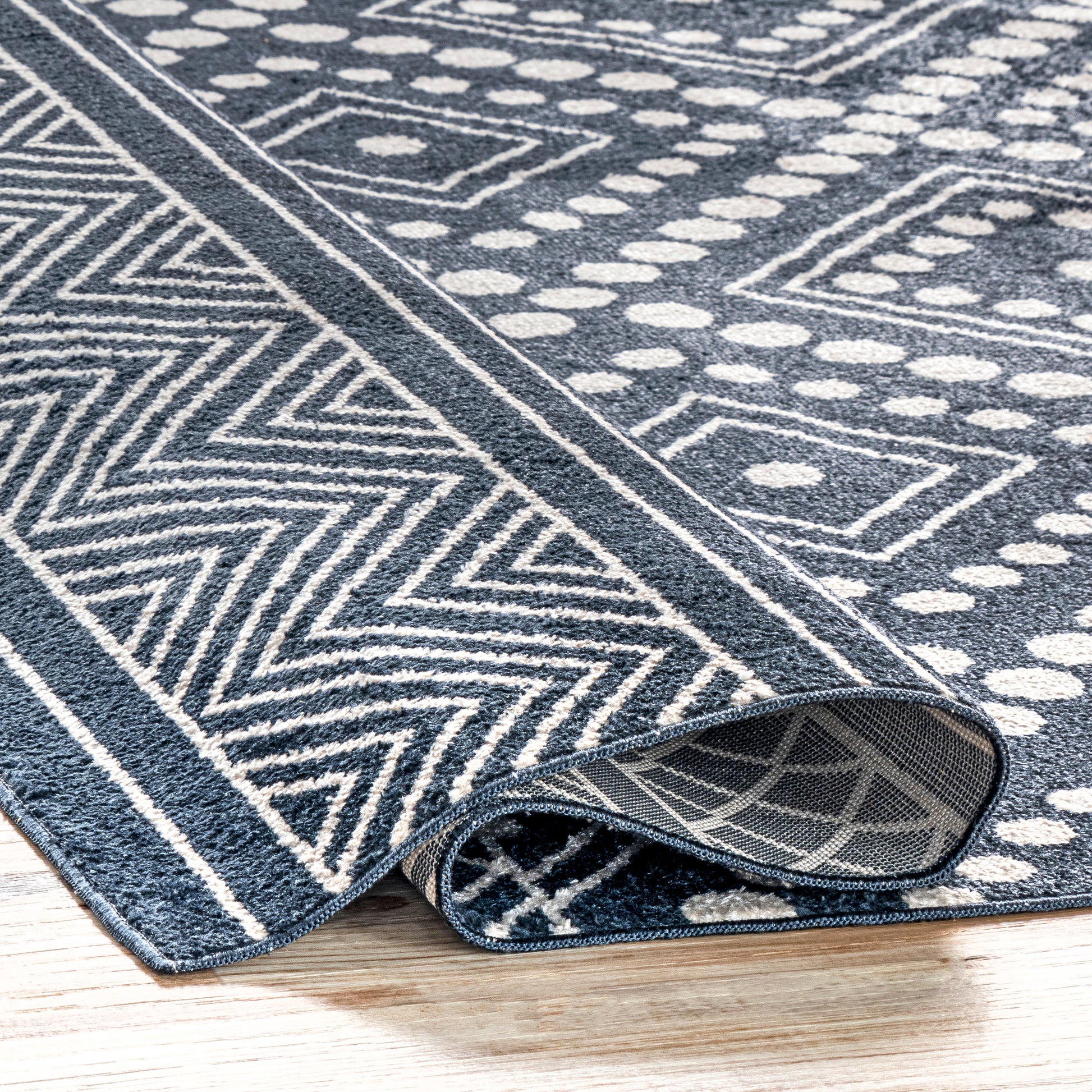 AreaRugs.com Wavaj Nwa1271A Blue Area Rug