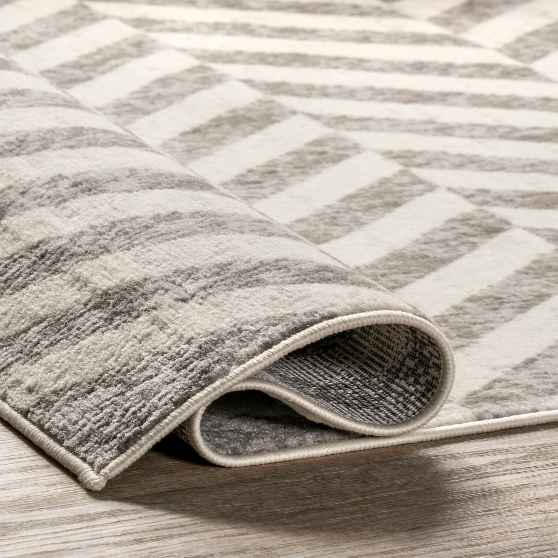 Nuloom Darleen Chevron Nda1743A Beige Area Rug