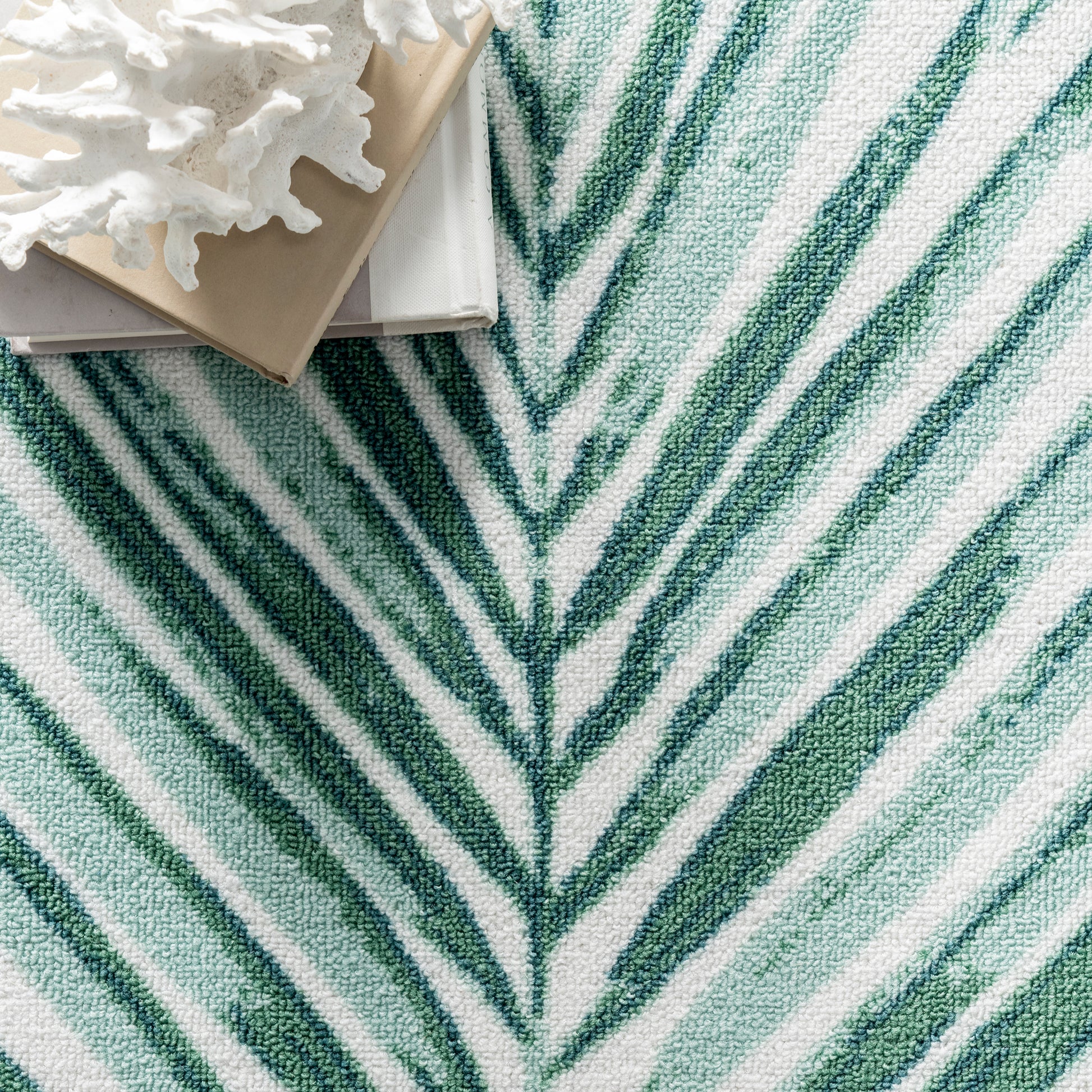 Nuloom Tropical Palm Ntr2024A Green Area Rug