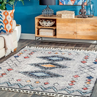 Nuloom Chetan Totemic Beacon Nch2170B Light Gray Area Rug