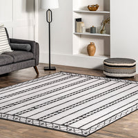 AreaRugs.com Wavaj Nwa1115A Ivory Area Rug