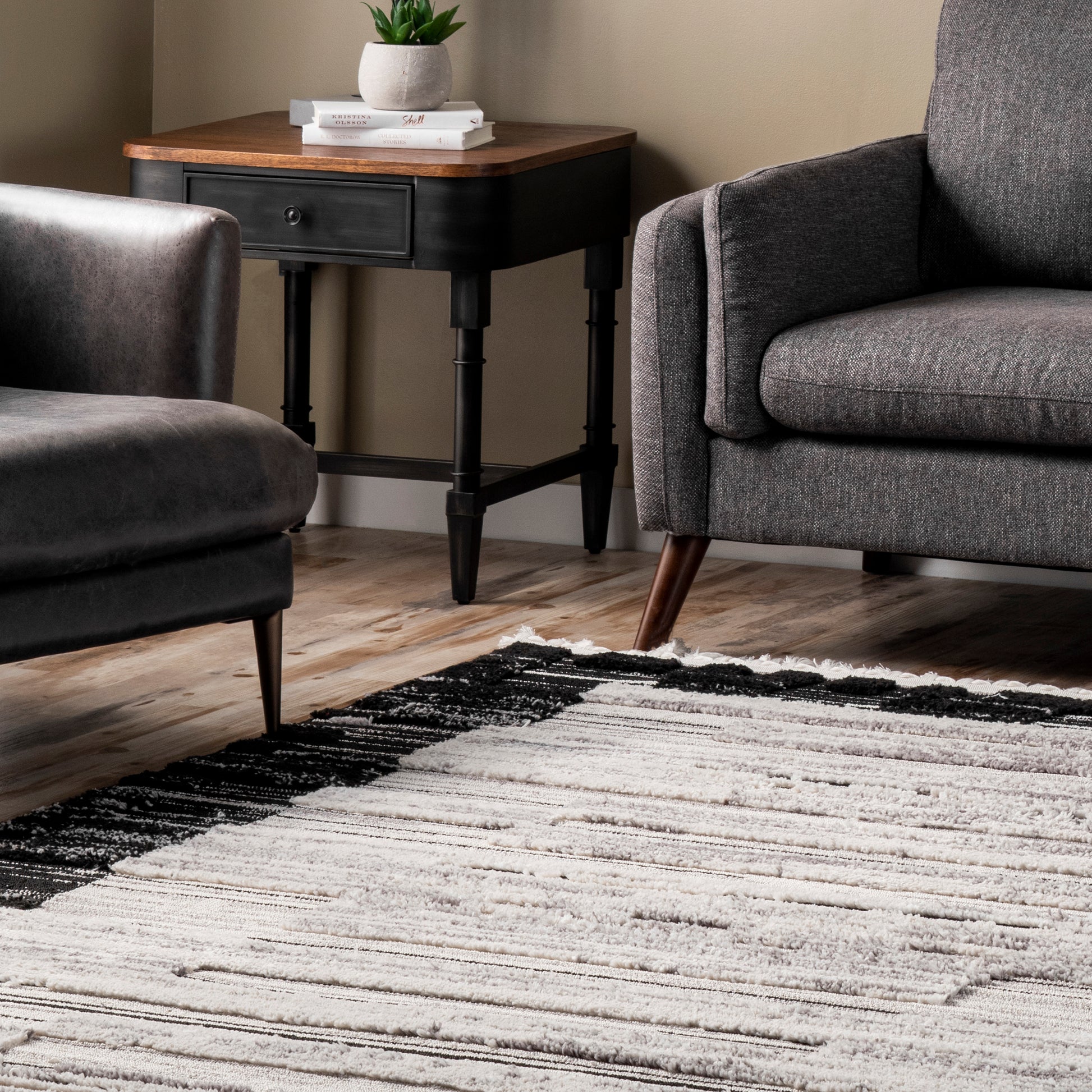 Nuloom Carla Bordered Nca2343A Black Area Rug