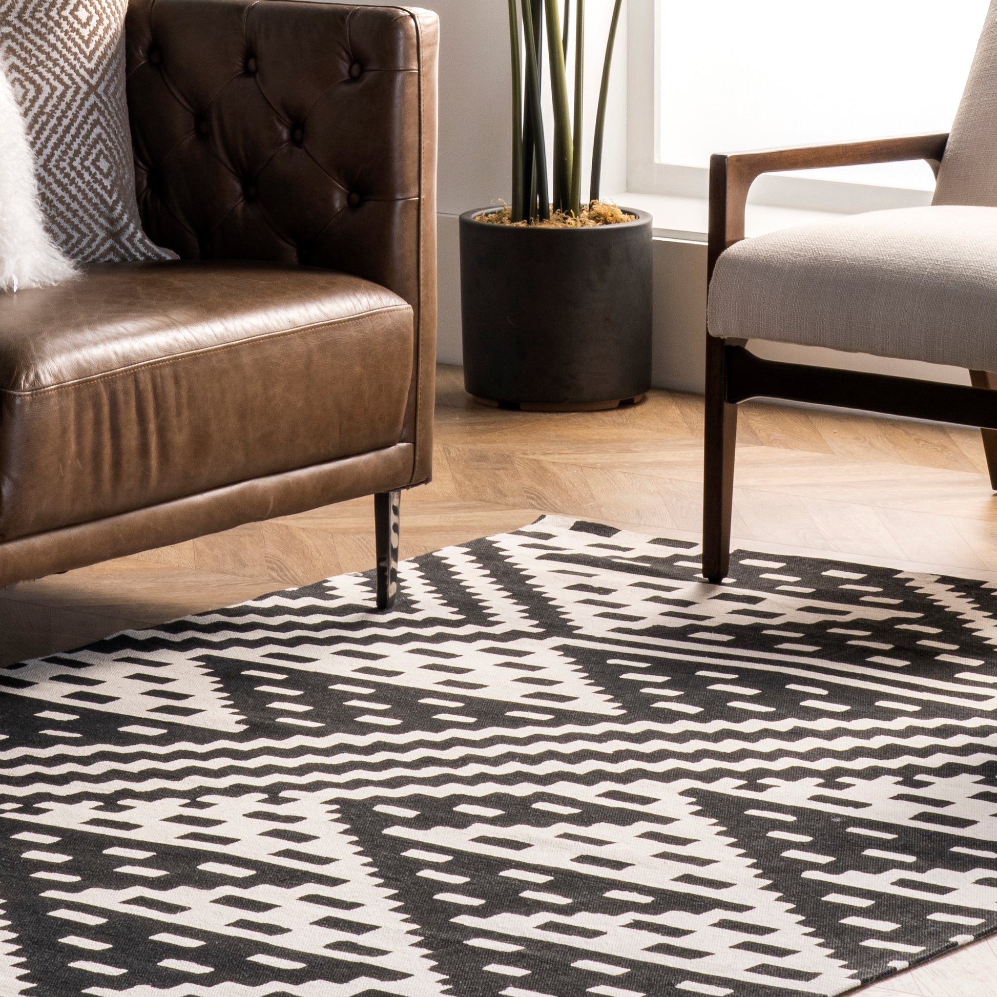 Nuloom Bethany Aztec Nbe3540A Black Area Rug